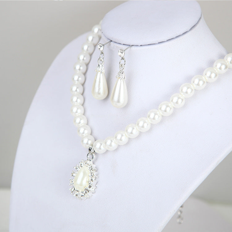 Classic Pearl Necklace Set