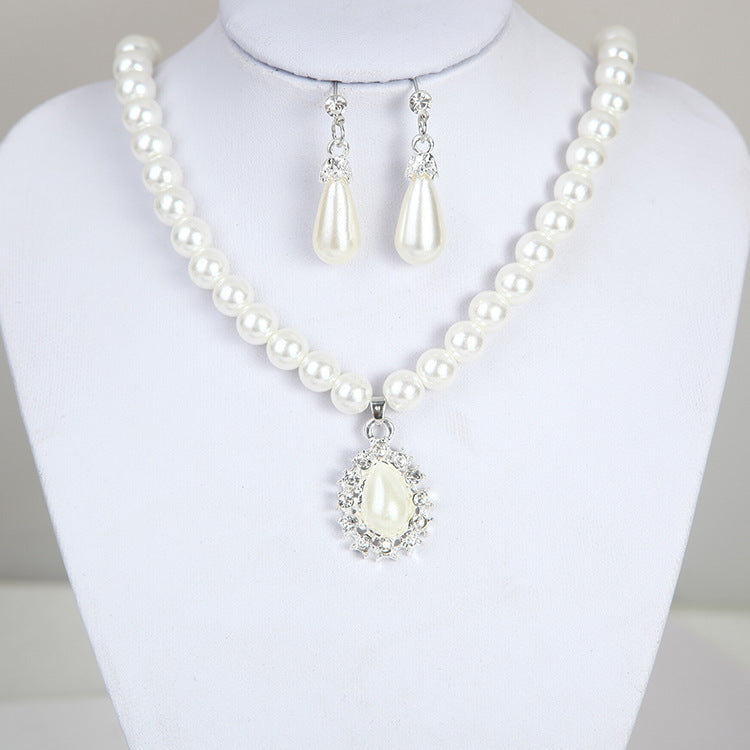 Classic Pearl Necklace Set
