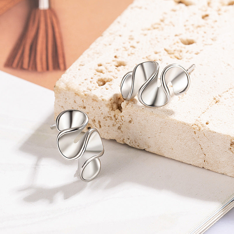 Irregular Irregular Cream Flower Stud Earrings For Girls Elegant Geometric Gold Socialite Creative Petite Earrings